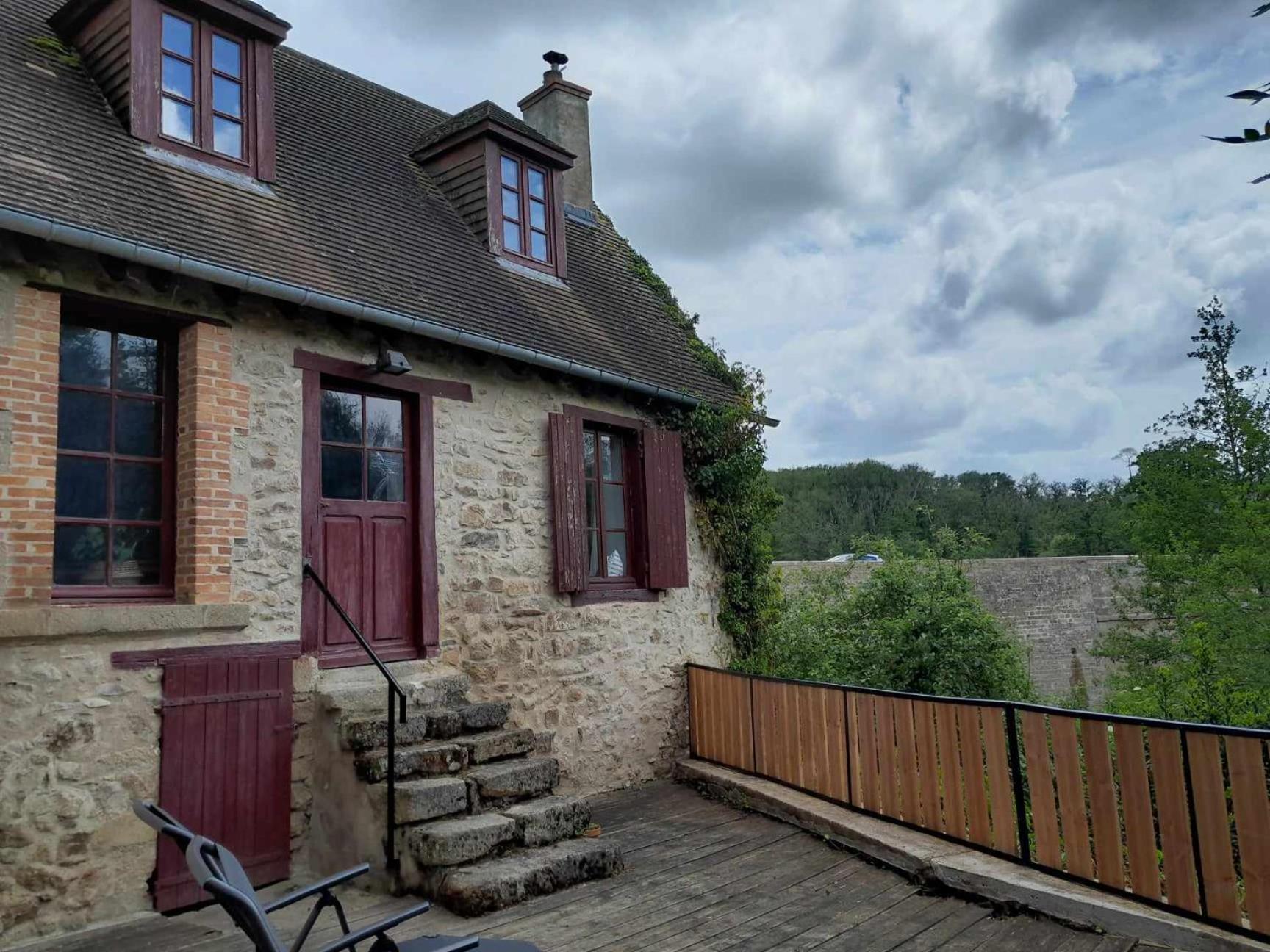 Gite "La Petite" Saint-Benoit-du-Sault Экстерьер фото