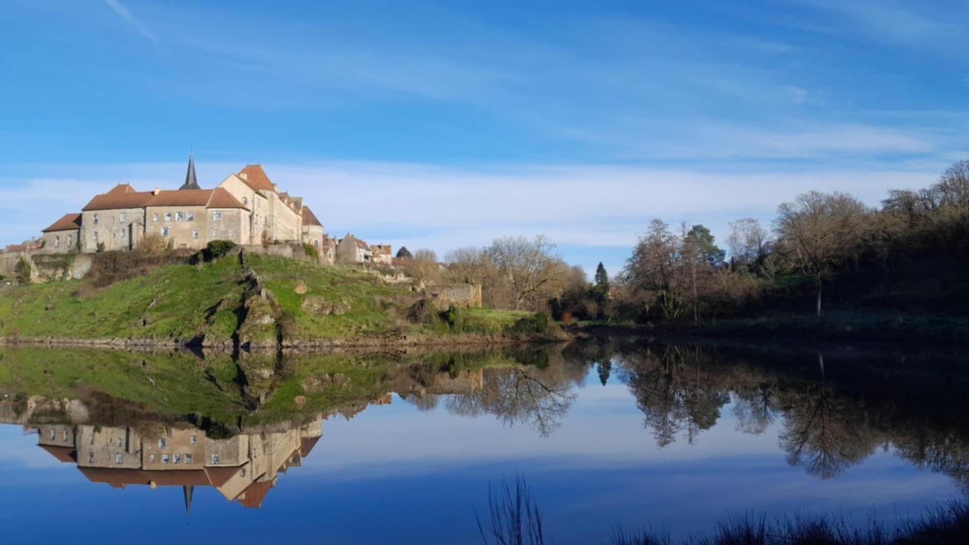 Gite "La Petite" Saint-Benoit-du-Sault Экстерьер фото